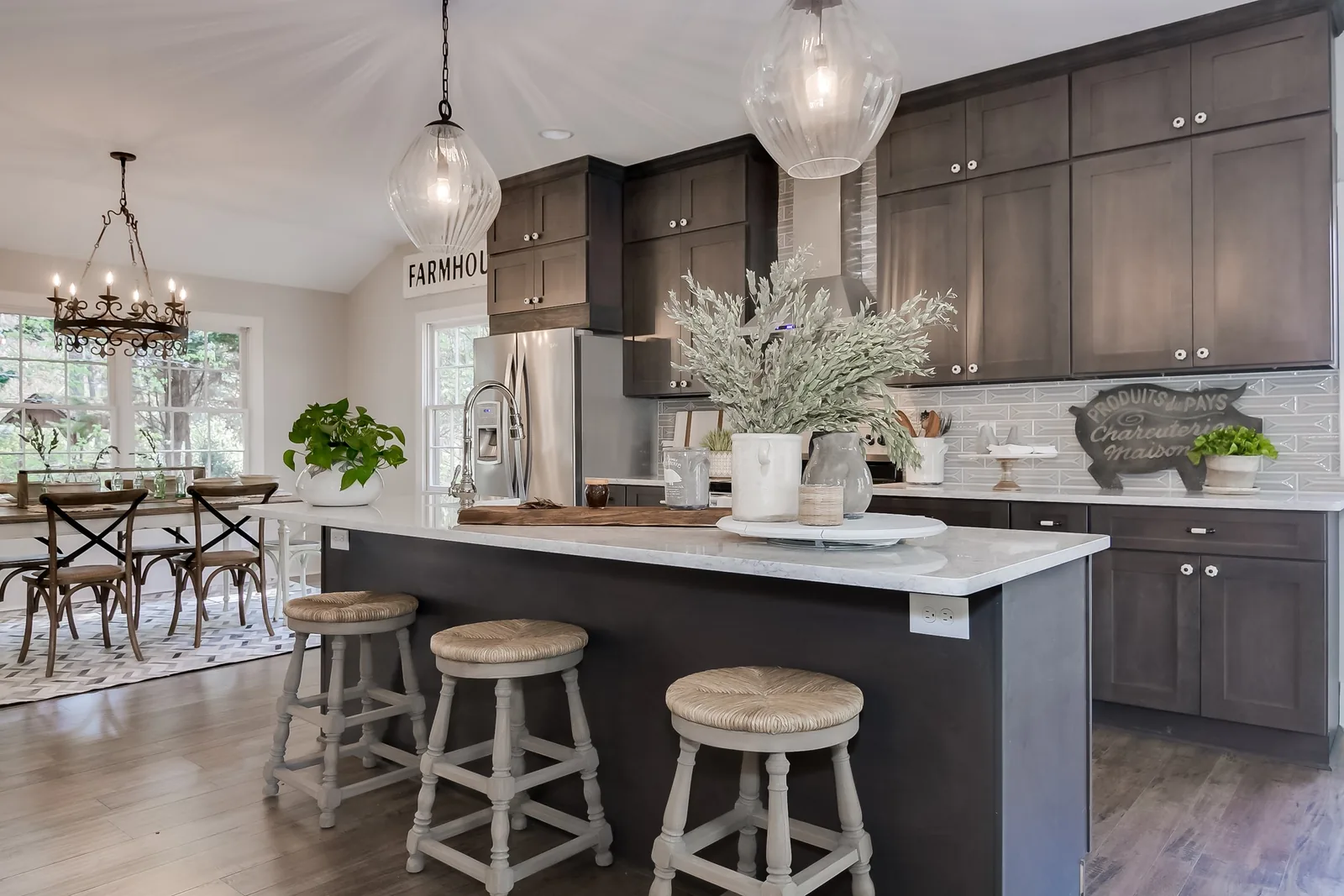 Italian Waves Hanstone Quartz installed — project photo 5